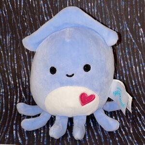 Squishmallows Stacy the Squid 4” Light Blue and White Plush Single Red Heart